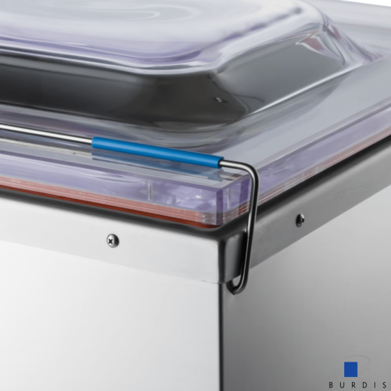 Vacuum packing machine on wheels